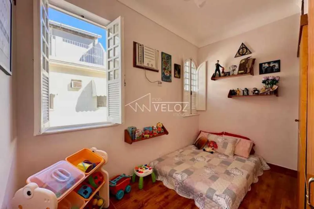 Apartamento, 3 quartos, 140 m² - Foto 1