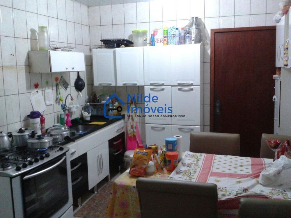 Casa, 4 quartos, 240 m² - Foto 2