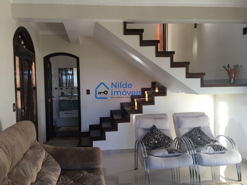 Sobrado, 4 quartos, 250 m² - Foto 1