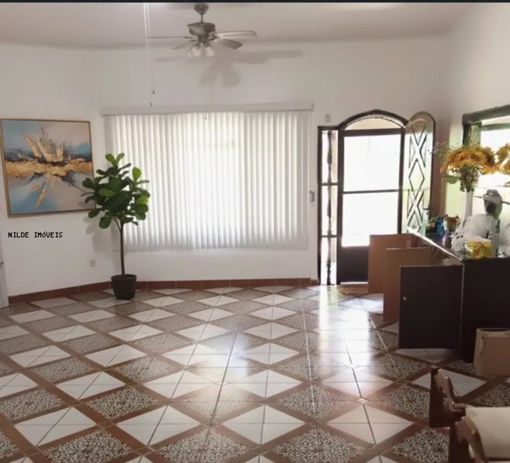 Casa, 6 quartos, 333 m² - Foto 1