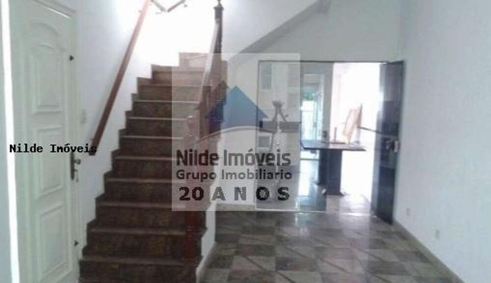 Sobrado, 3 quartos, 200 m² - Foto 1