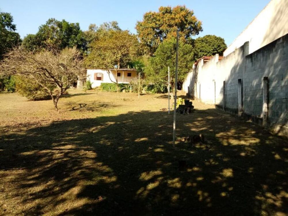 Terreno à venda com 1 quarto, 1162m² - Foto 4