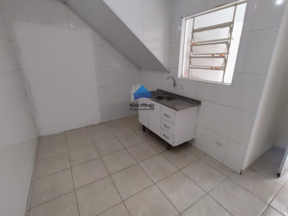 Casa para alugar com 1 quarto, 20m² - Foto 2
