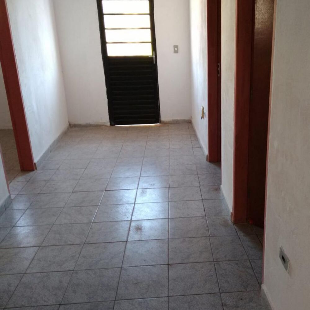 Casa para alugar com 2 quartos, 60m² - Foto 1