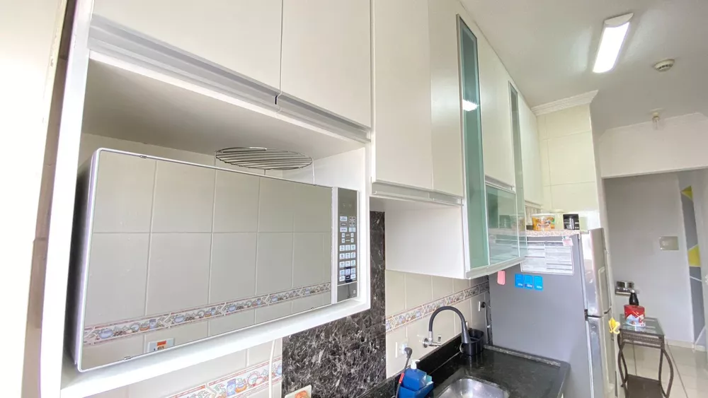 Apartamento à venda com 2 quartos, 80m² - Foto 2