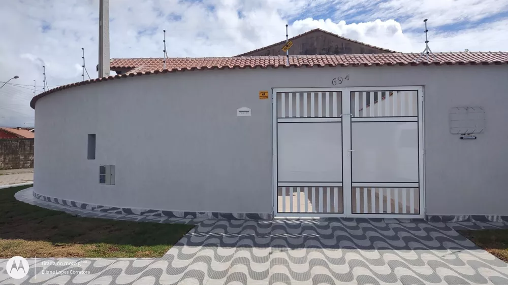 Casa à venda com 2 quartos, 68m² - Foto 1