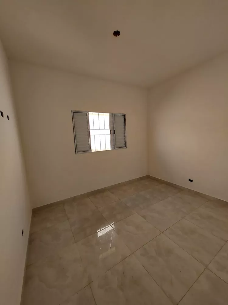 Casa à venda com 2 quartos, 67m² - Foto 2