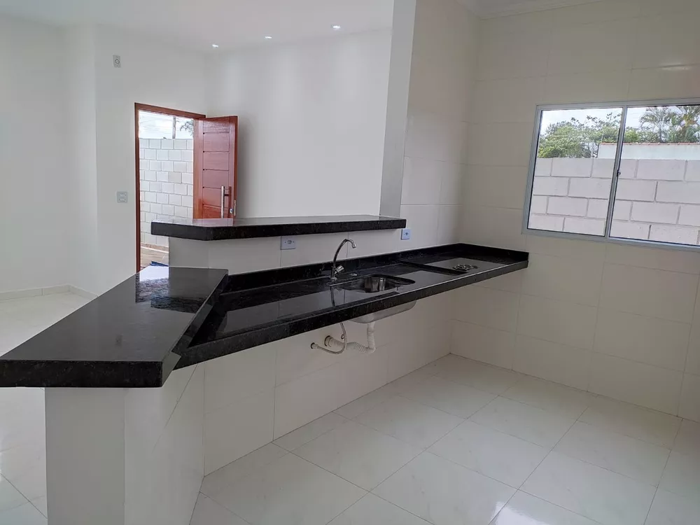 Casa à venda com 2 quartos, 75m² - Foto 4