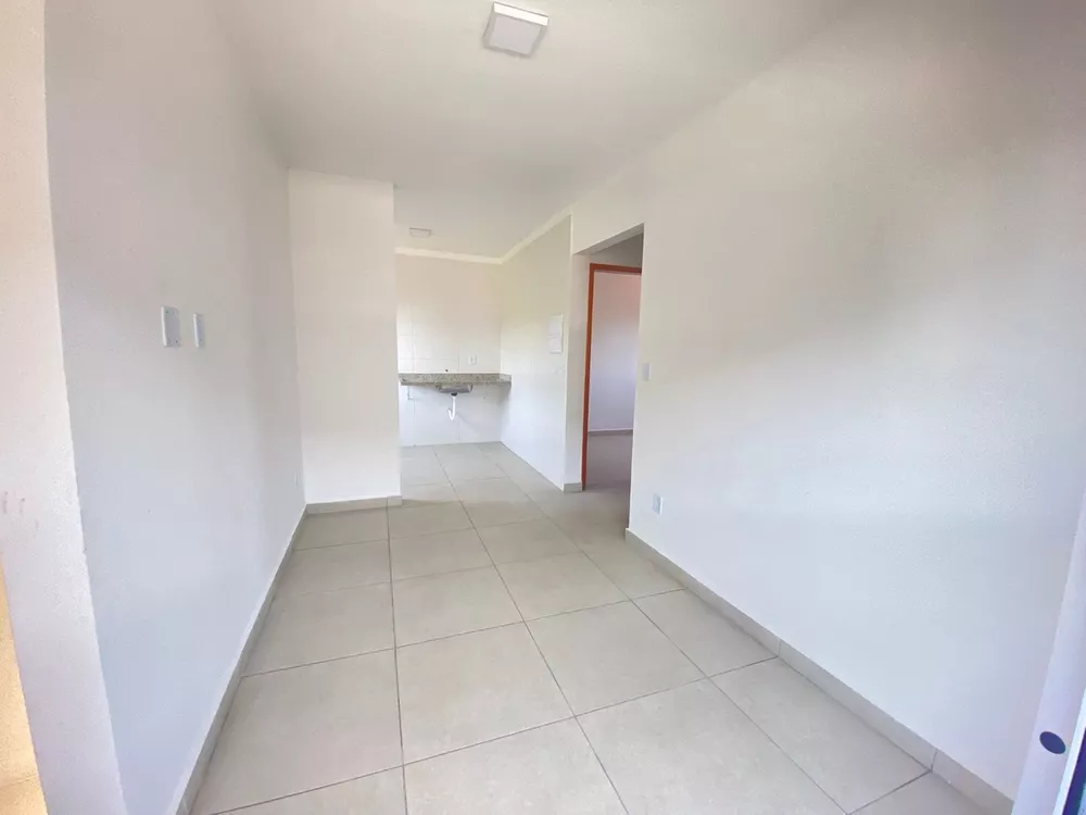 Casa à venda com 2 quartos, 44m² - Foto 2