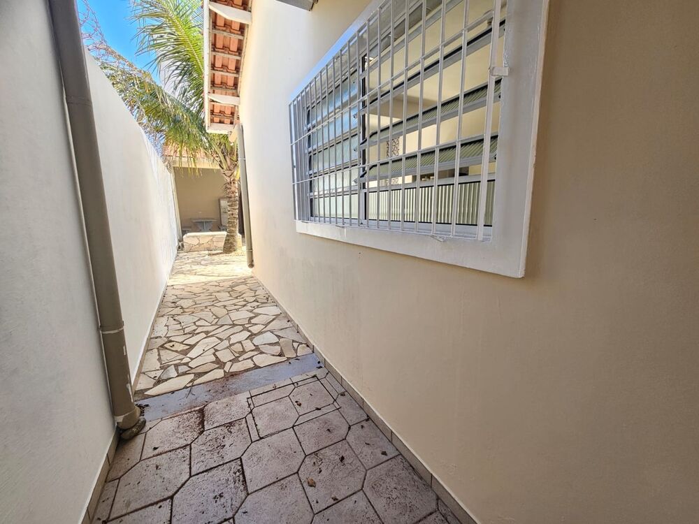 Casa à venda com 3 quartos, 130m² - Foto 2
