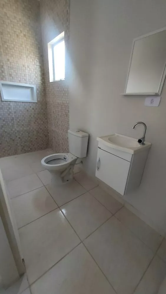 Casa à venda com 2 quartos, 80m² - Foto 2