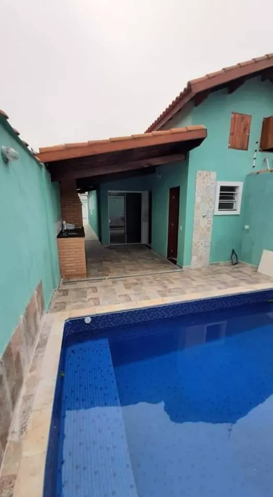 Casa à venda com 2 quartos, 67m² - Foto 1