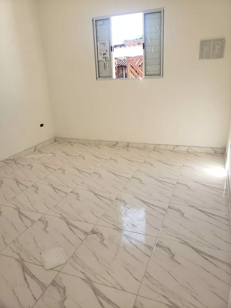 Casa à venda com 2 quartos, 55m² - Foto 4