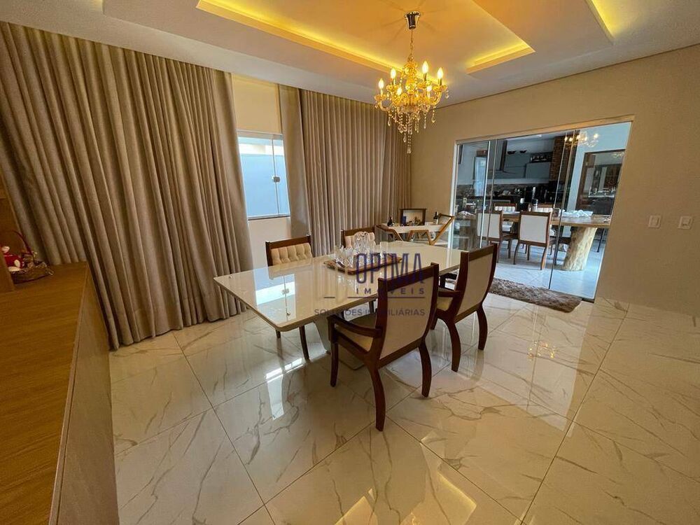 Sobrado à venda com 4 quartos, 352m² - Foto 1