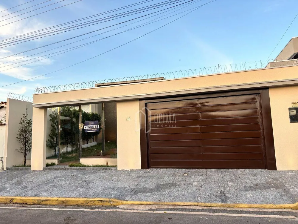 Casa, 3 quartos, 220 m² - Foto 1