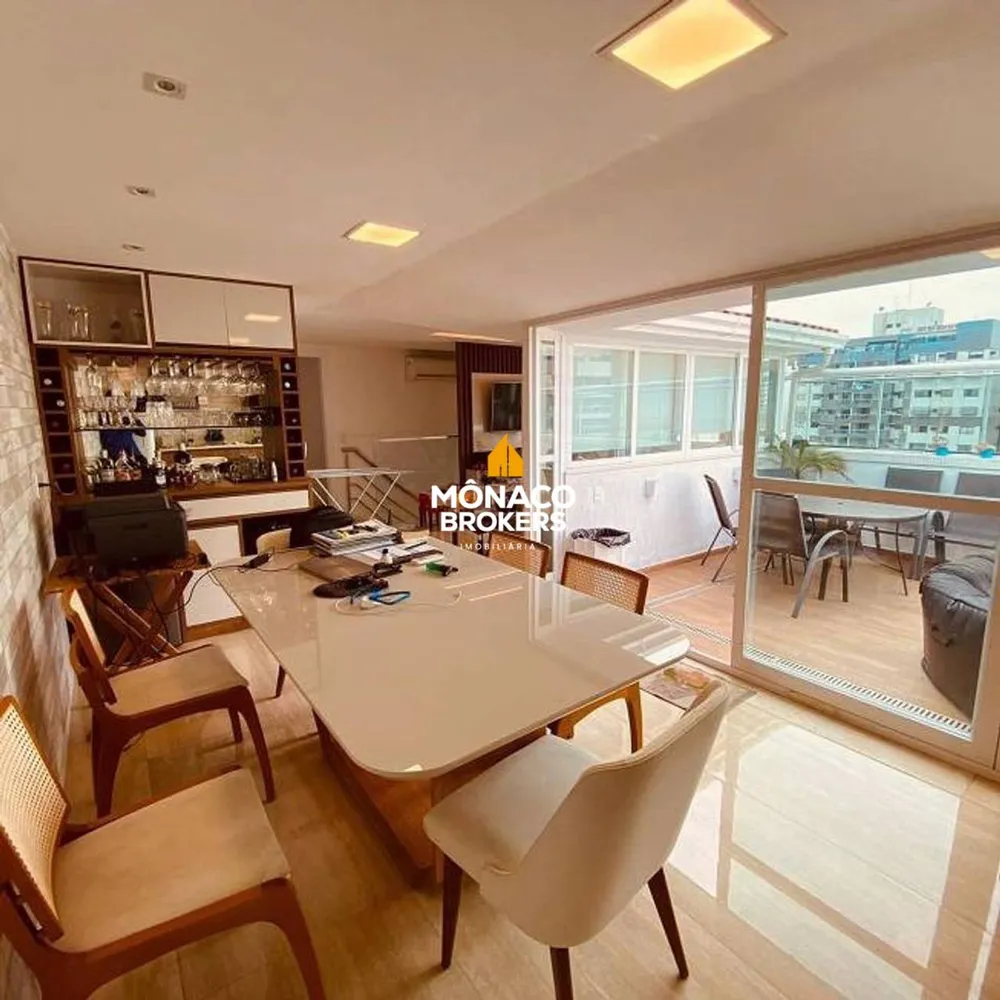 Cobertura, 3 quartos, 196 m² - Foto 2