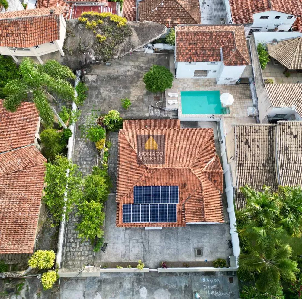 Casa, 6 quartos, 208 m² - Foto 1