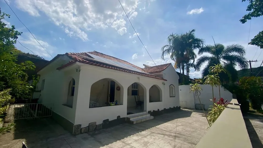 Casa, 6 quartos, 208 m² - Foto 1
