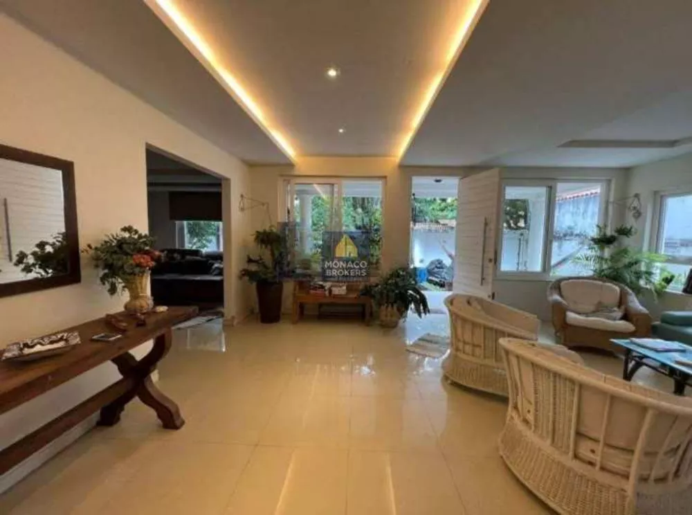 Casa, 4 quartos, 327 m² - Foto 2