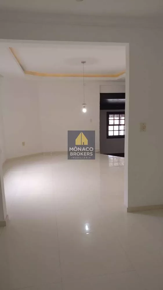 Casa, 4 quartos, 198 m² - Foto 2