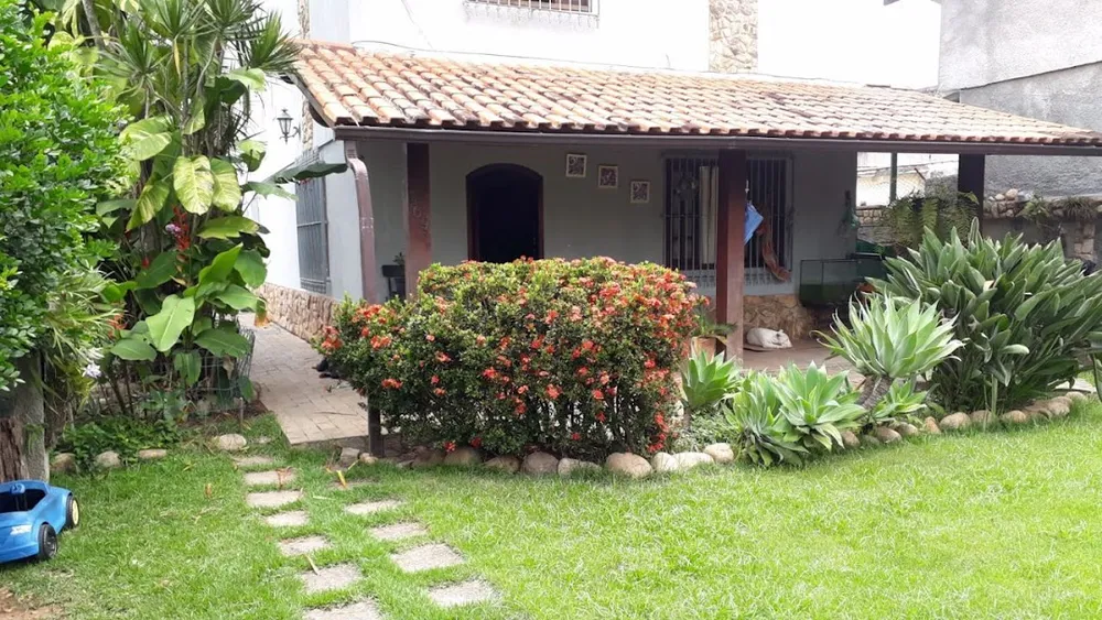 Casa, 4 quartos, 172 m² - Foto 1