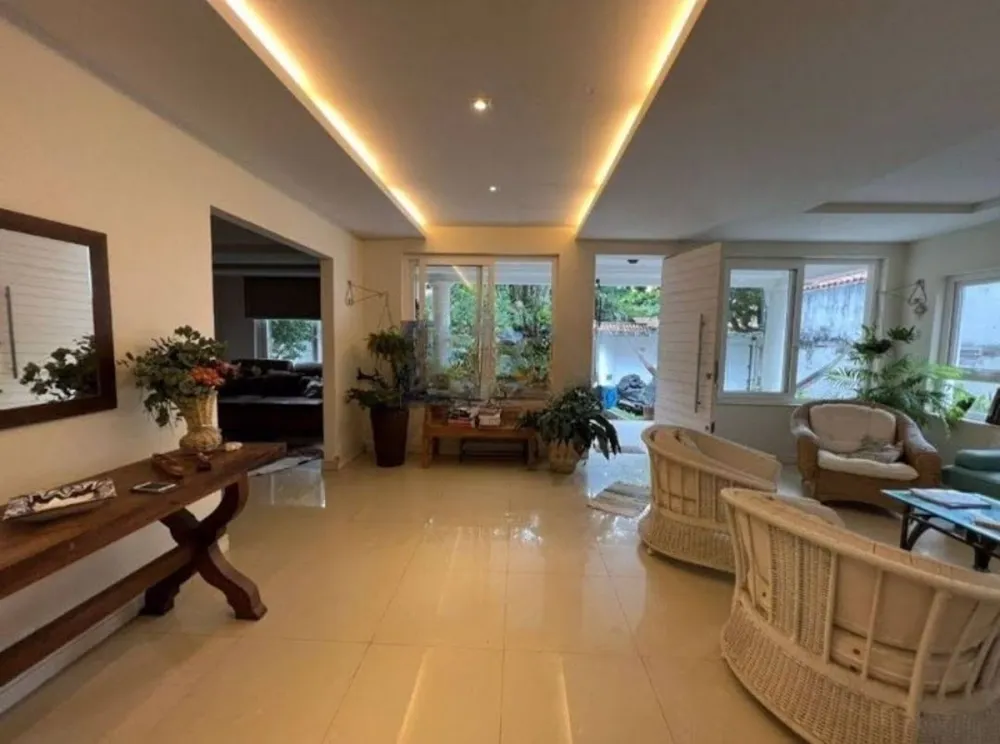 Casa, 4 quartos, 327 m² - Foto 1