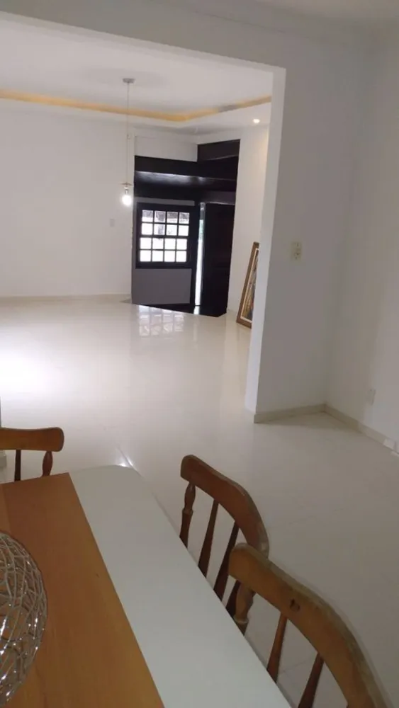 Casa, 4 quartos, 198 m² - Foto 2
