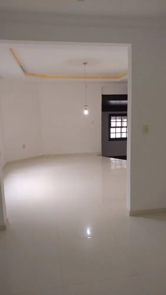 Casa, 4 quartos, 198 m² - Foto 1