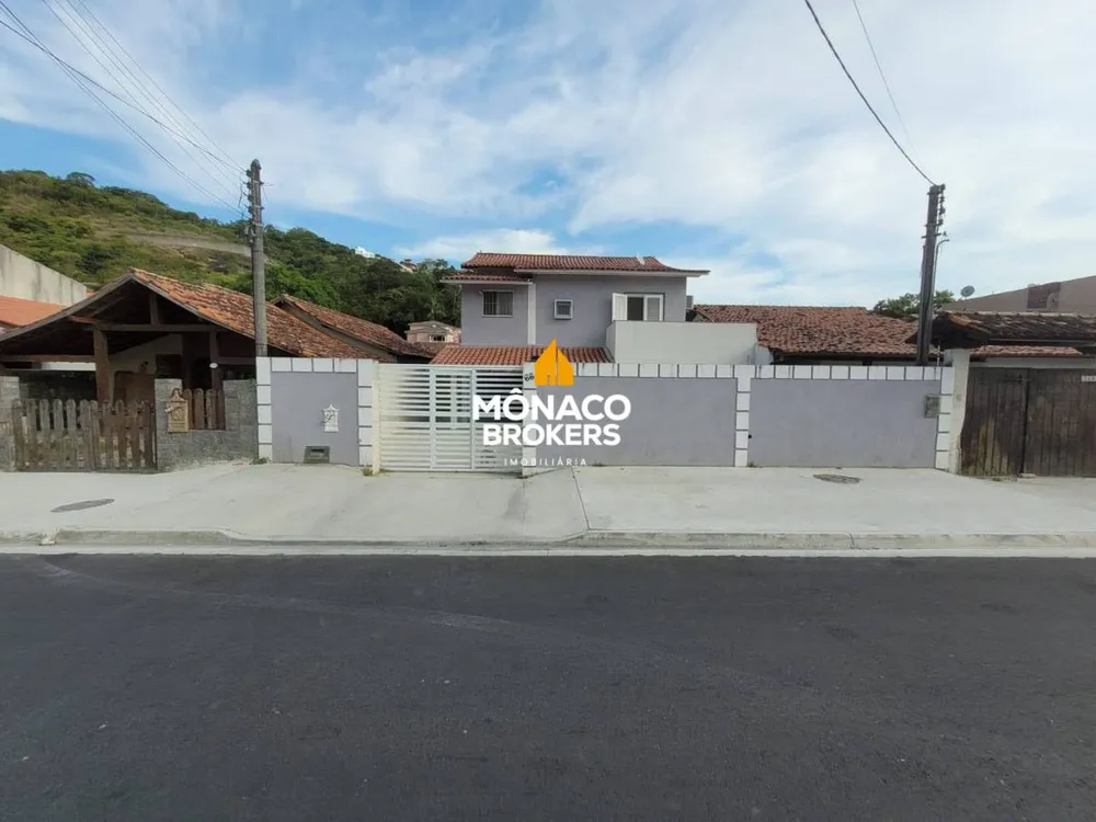Casa, 6 quartos, 218 m² - Foto 2