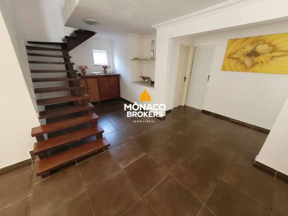Casa, 6 quartos, 218 m² - Foto 3