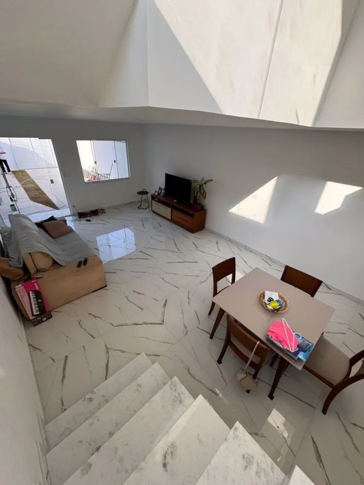 Casa, 4 quartos, 225 m² - Foto 1