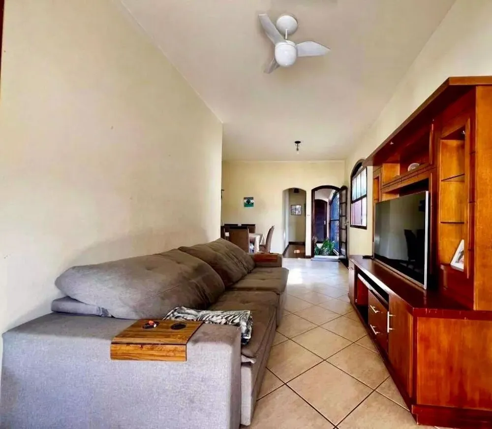 Casa, 3 quartos, 200 m² - Foto 1