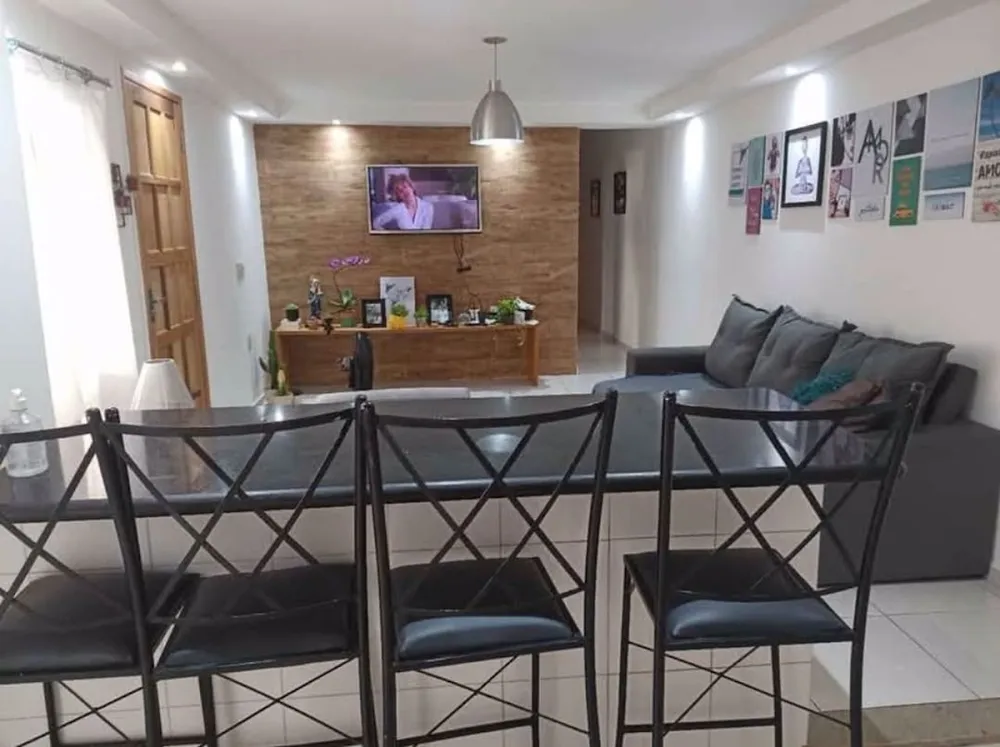 Casa, 2 quartos, 185 m² - Foto 1