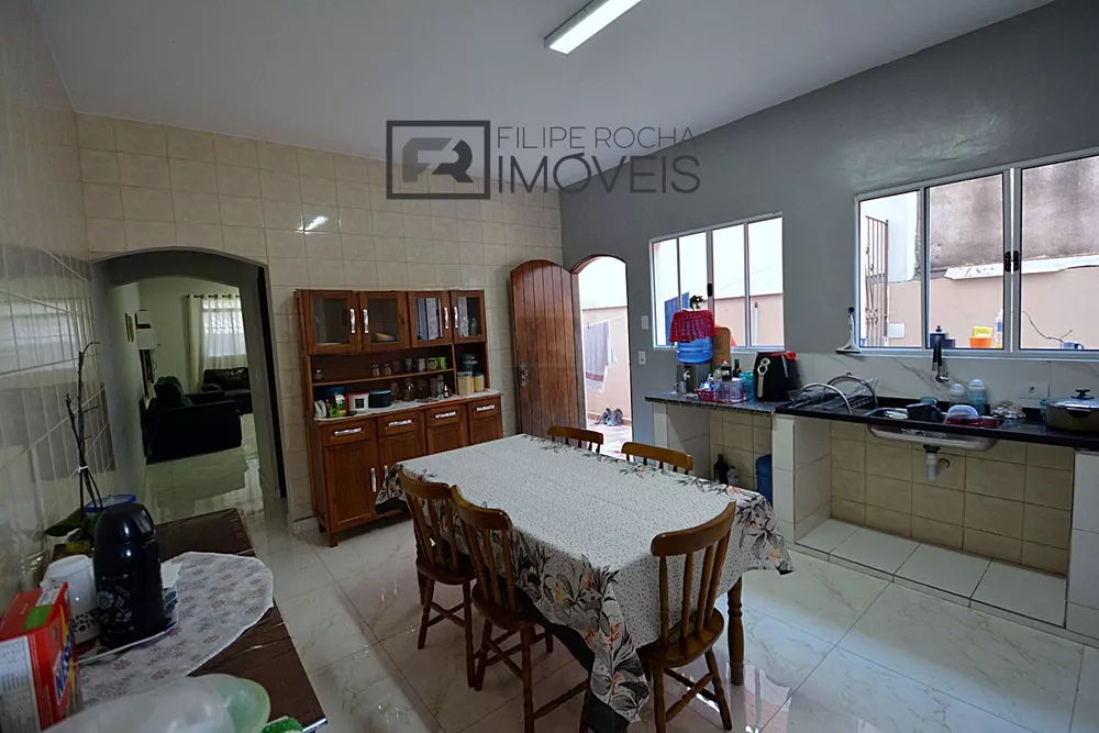 Casa à venda com 4 quartos, 120m² - Foto 4