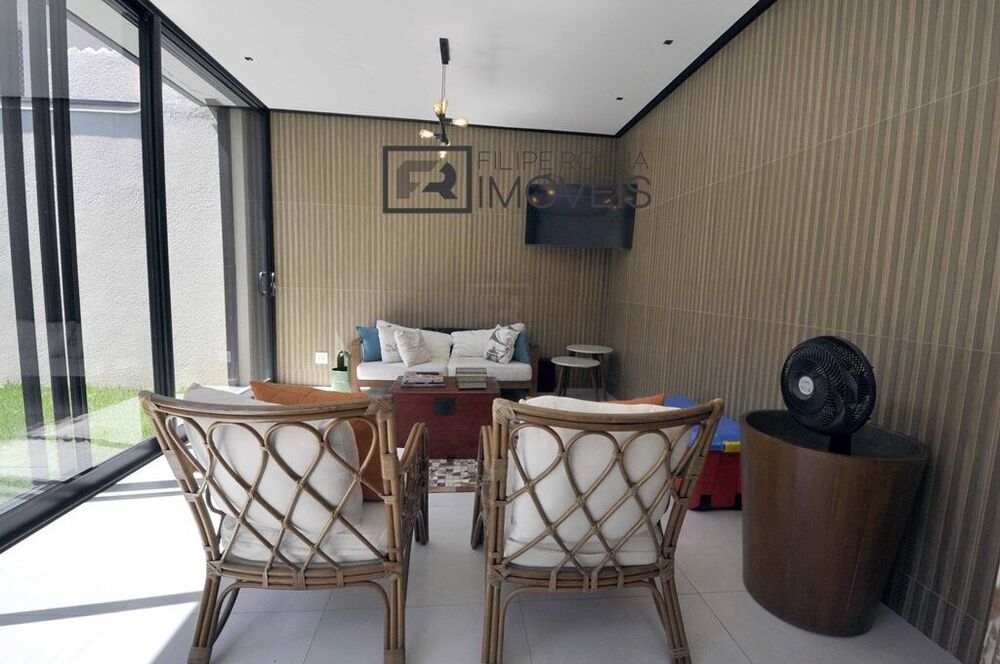 Casa à venda com 3 quartos, 217m² - Foto 9
