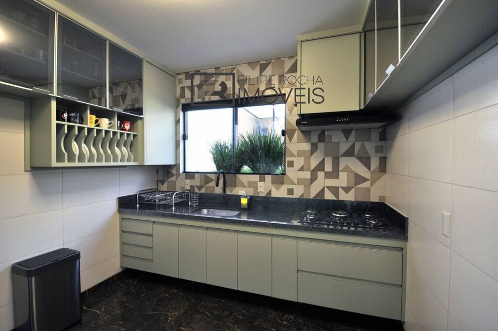 Casa à venda com 3 quartos, 217m² - Foto 4