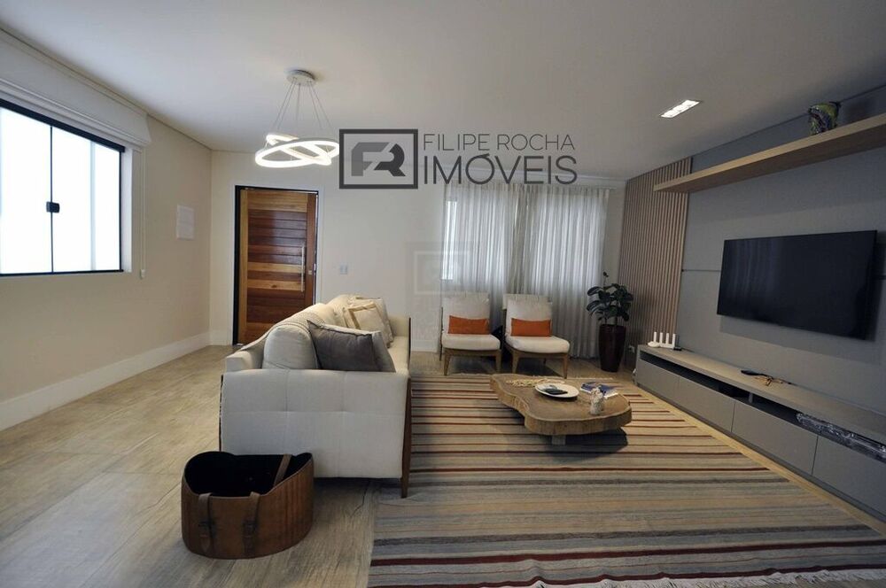 Casa à venda com 3 quartos, 217m² - Foto 2