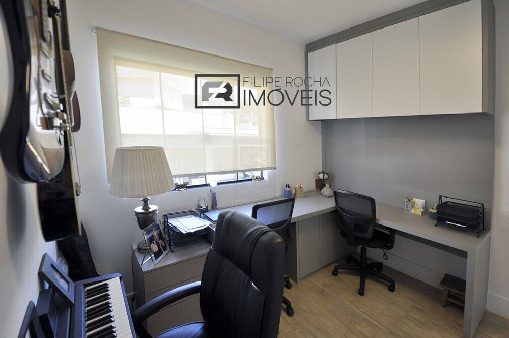 Casa à venda com 3 quartos, 217m² - Foto 14