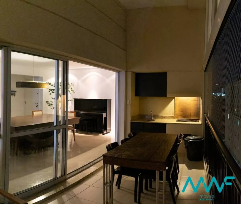 Apartamento à venda com 3 quartos, 144m² - Foto 2