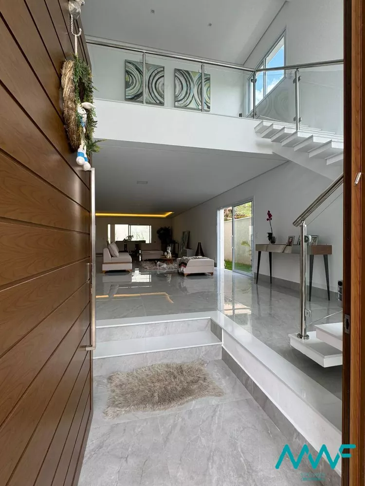 Casa de Condomínio à venda com 4 quartos, 438m² - Foto 1