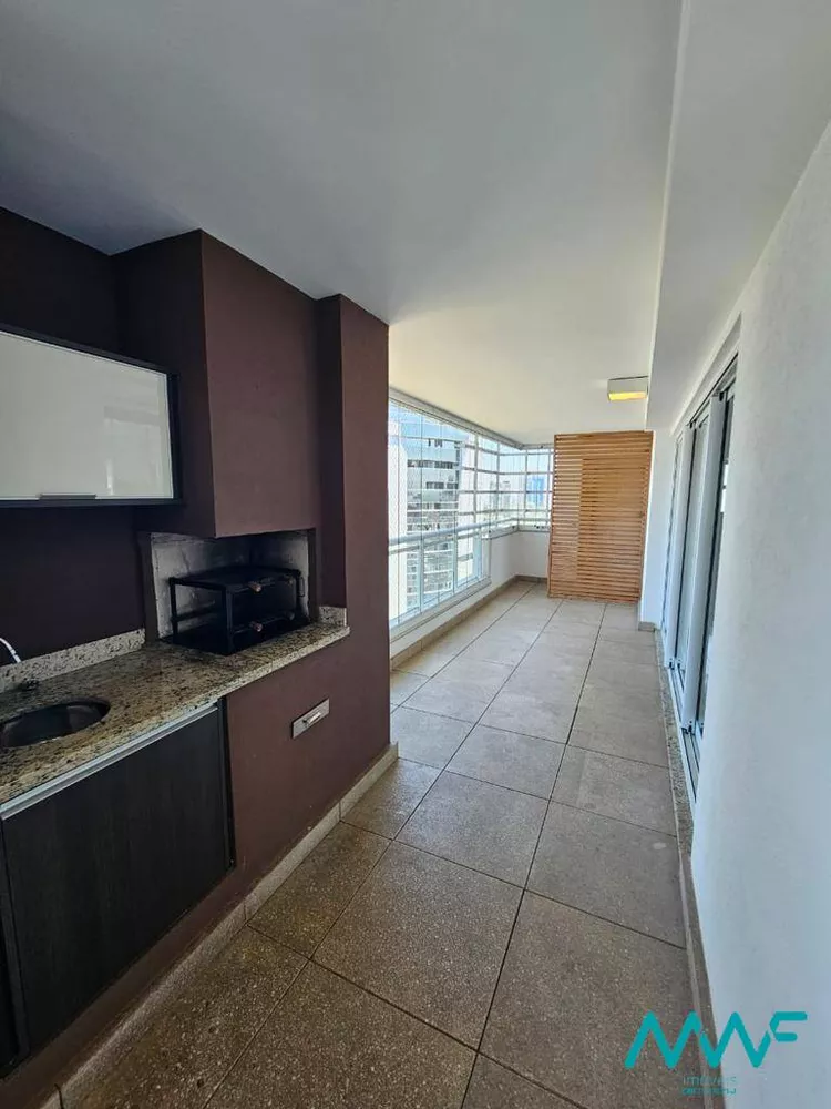 Apartamento à venda com 3 quartos, 156m² - Foto 1