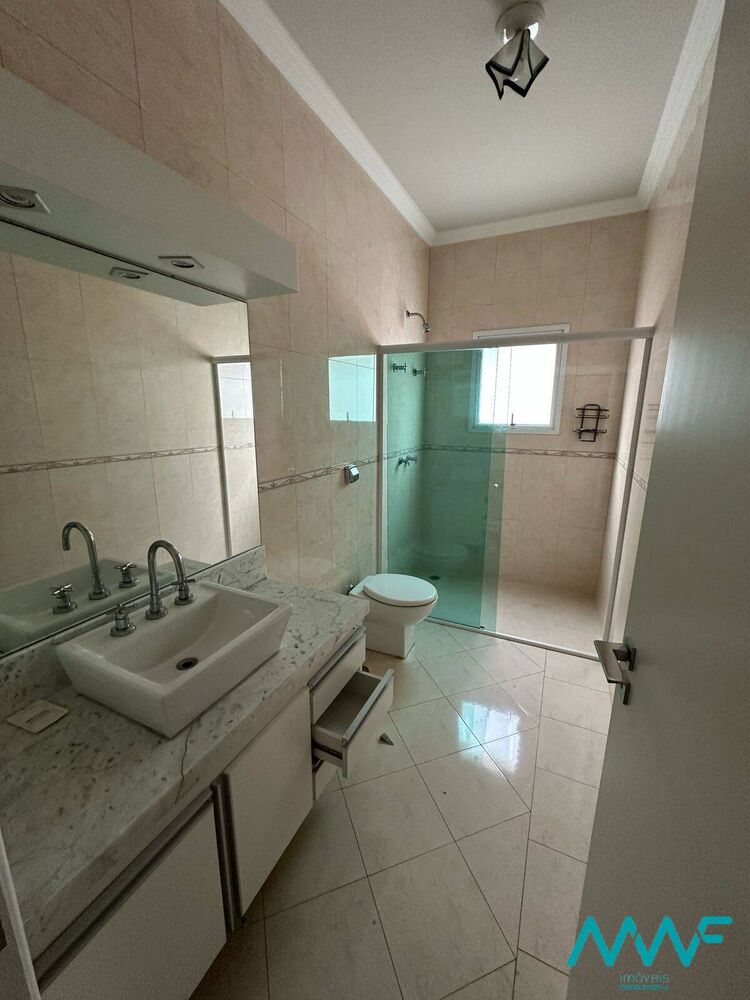 Casa de Condomínio à venda e aluguel com 4 quartos, 500m² - Foto 4