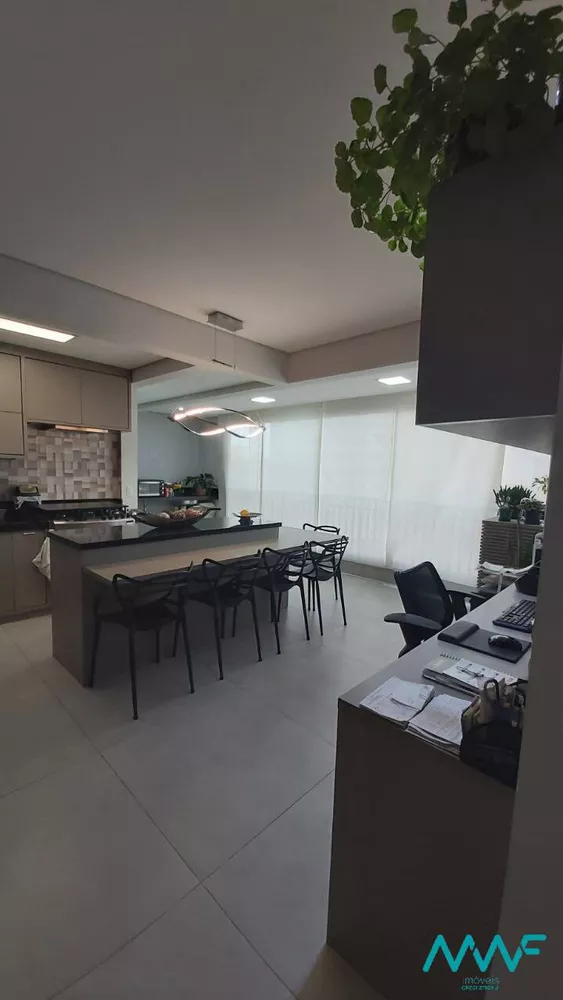 Apartamento à venda com 3 quartos, 90m² - Foto 1