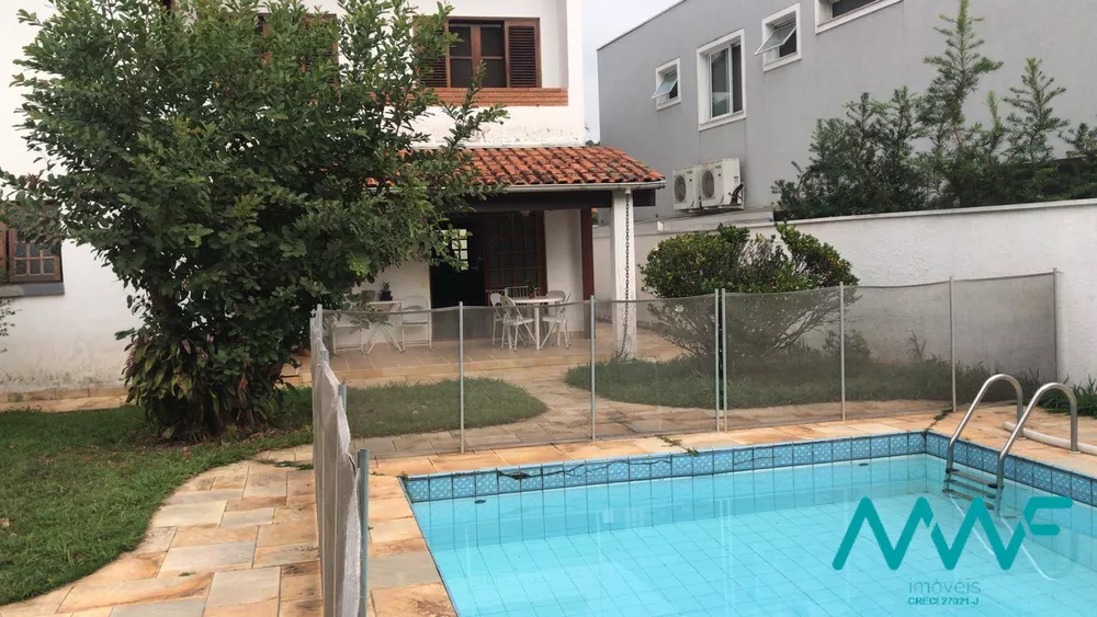 Casa de Condomínio à venda com 3 quartos, 226m² - Foto 2