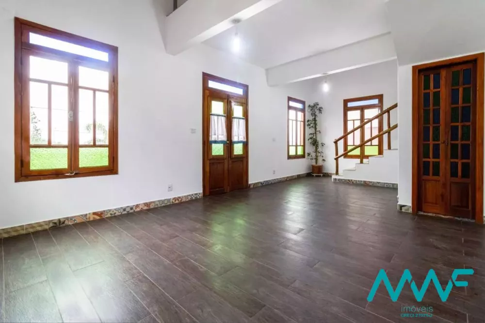 Casa de Condomínio à venda com 3 quartos, 166m² - Foto 2