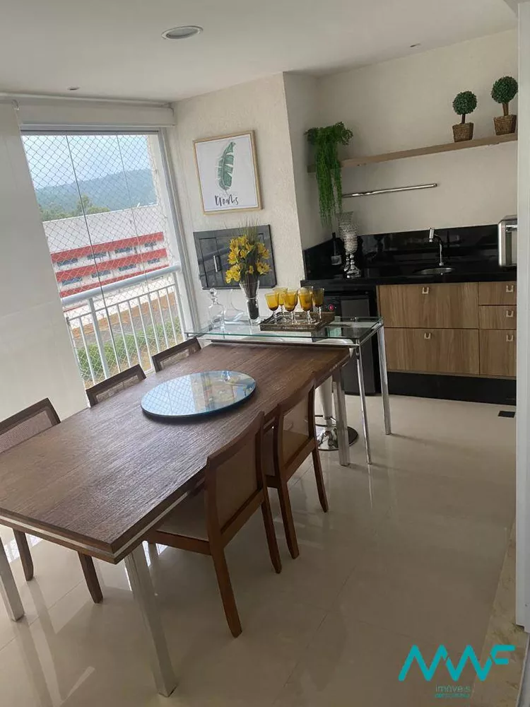 Apartamento à venda com 3 quartos, 158m² - Foto 1