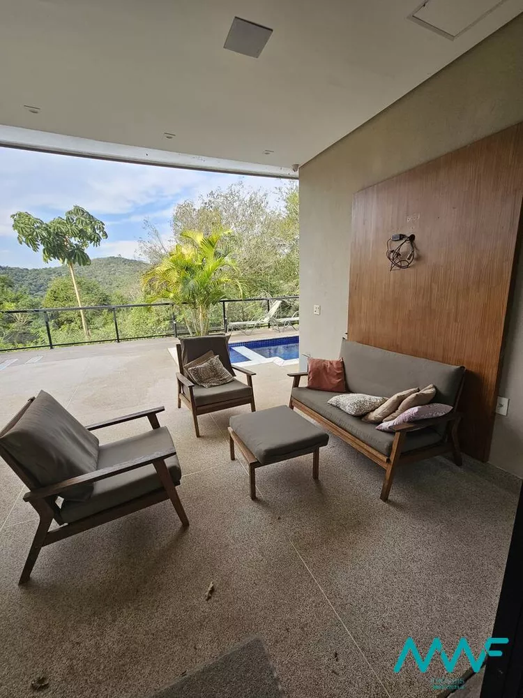 Casa de Condomínio à venda com 3 quartos, 340m² - Foto 1