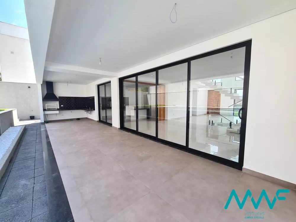 Casa de Condomínio à venda com 4 quartos, 400m² - Foto 3