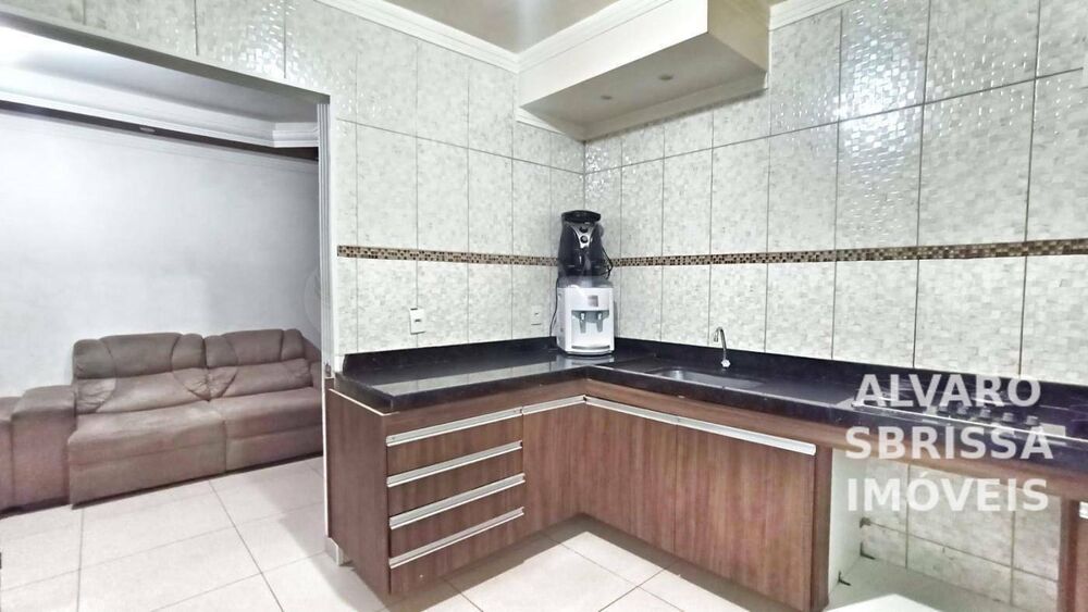 Casa, 4 quartos, 175 m² - Foto 1