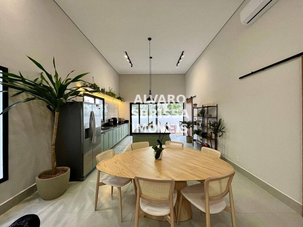 Casa, 3 quartos, 162 m² - Foto 2